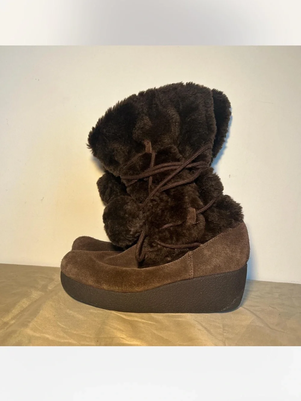 Y2K brown Pom Pom faux fur boots